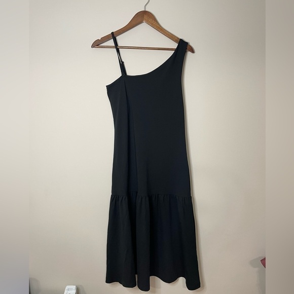 Banana Republic One Shoulder Ruffle Knit Midi Dress Black NWT - Picture 3 of 8